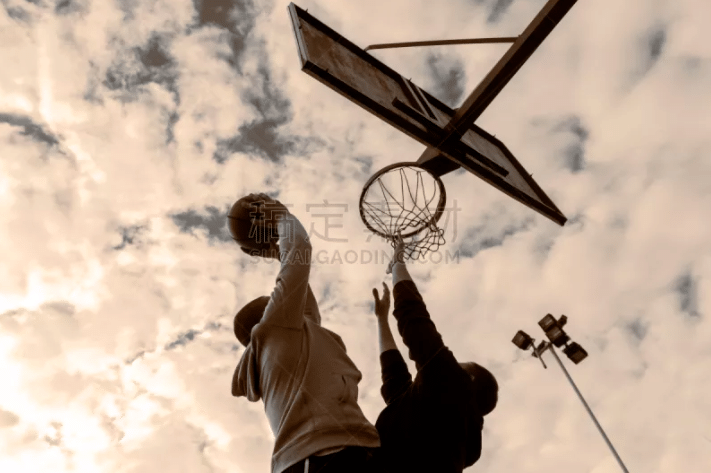 CBA俱乐部杯战报：广厦92-89险胜北京取CBA俱乐部杯4连胜，努尼-奥莫特21分